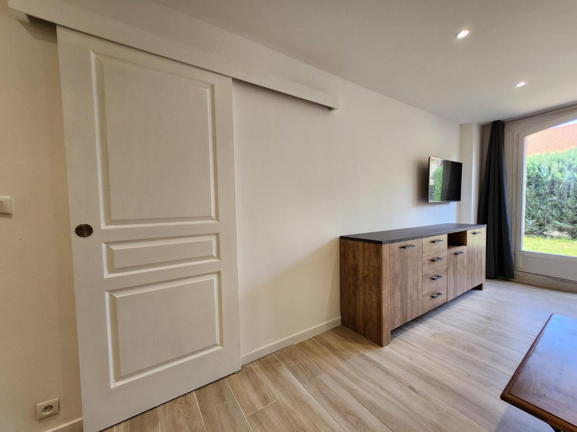 Appartement T3 Avec Jardin Proche Village 생-보네-앤-샹소 외부 사진
