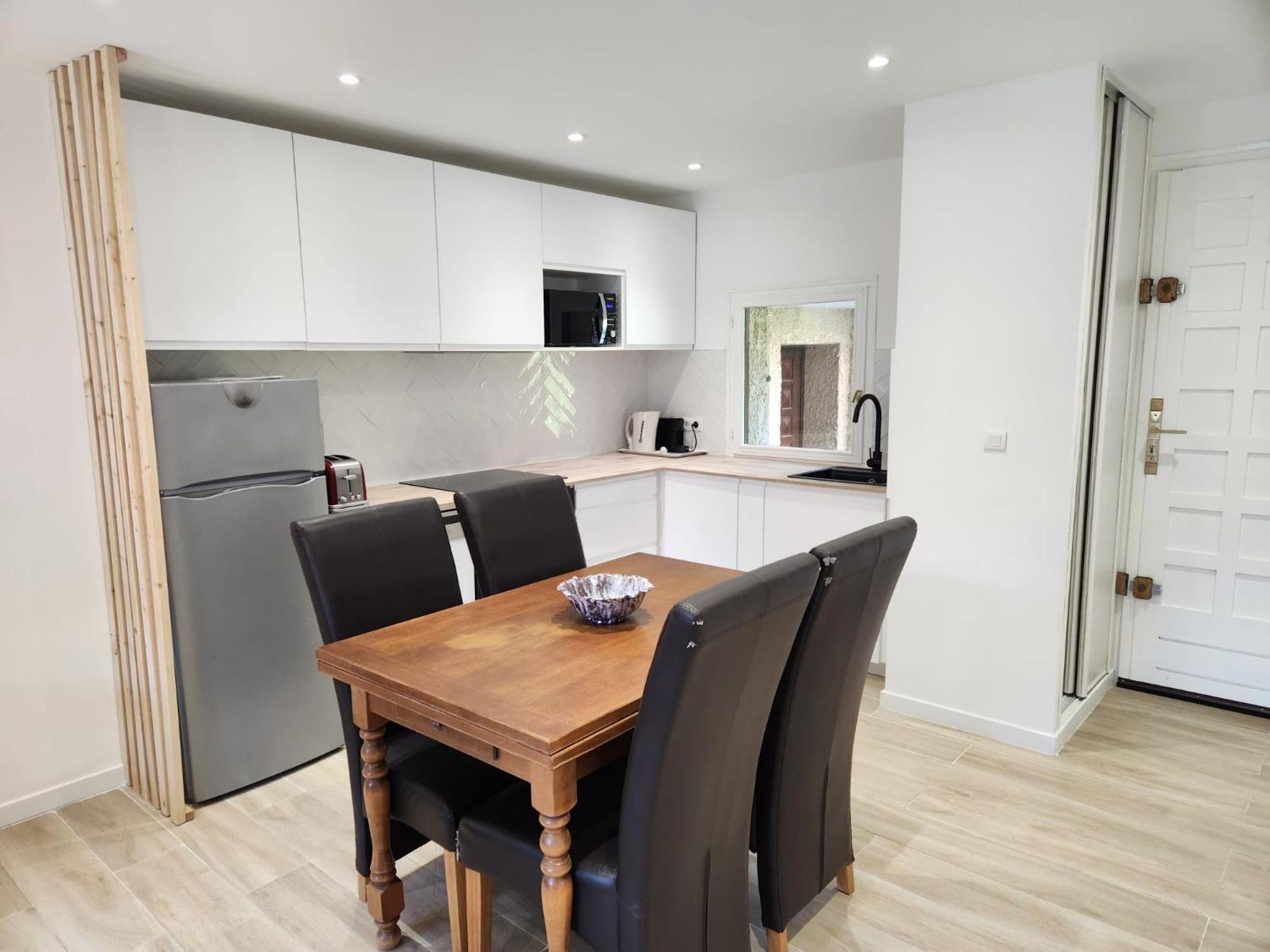 Appartement T3 Avec Jardin Proche Village 생-보네-앤-샹소 외부 사진